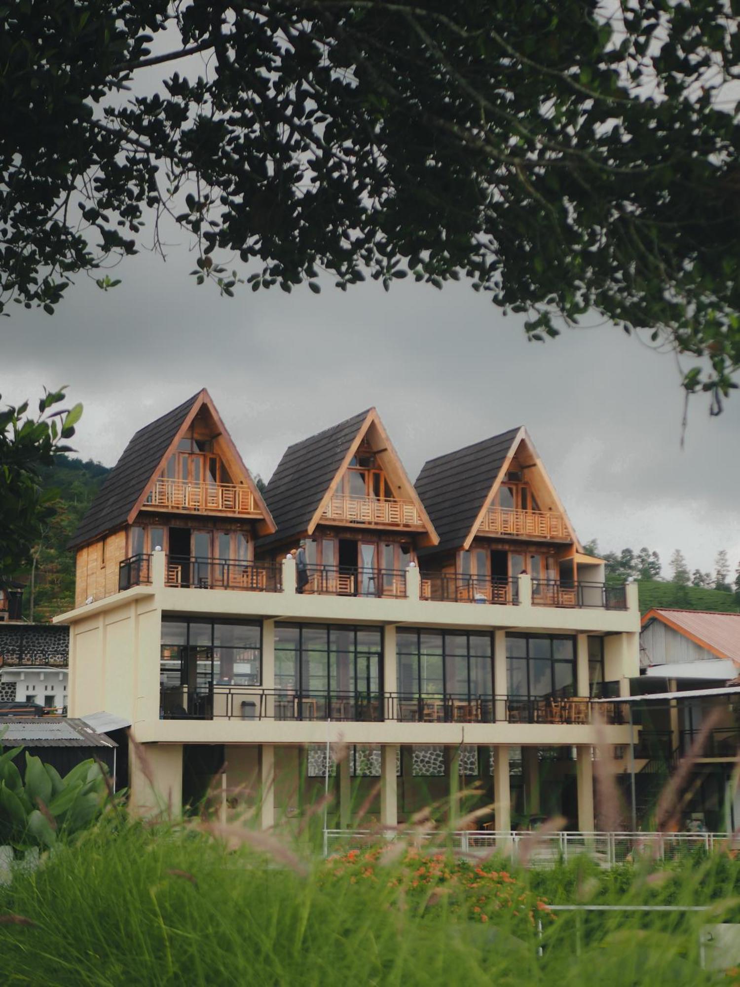 Pojok Kahyangan Homestay And Cabin Kejajar Exterior photo